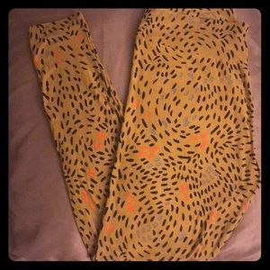 Printed TC LulaRoe Leg